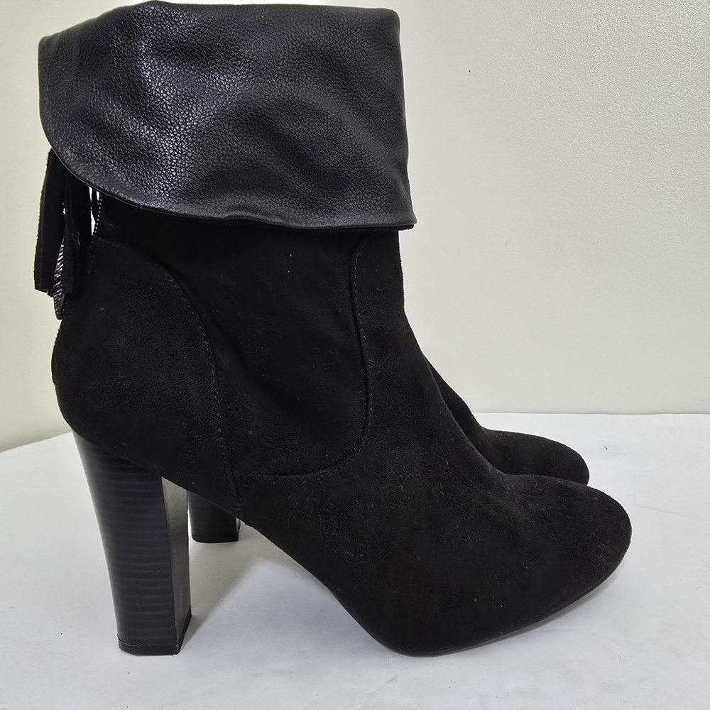KAARI BLUE size 10 Faux Suede Cuffed Block Heel Laura Bootie Black Zip Tassled‎